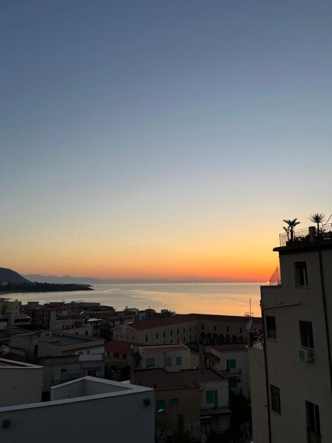 Window On The Sunset Apartment Cefalu Bagian luar foto