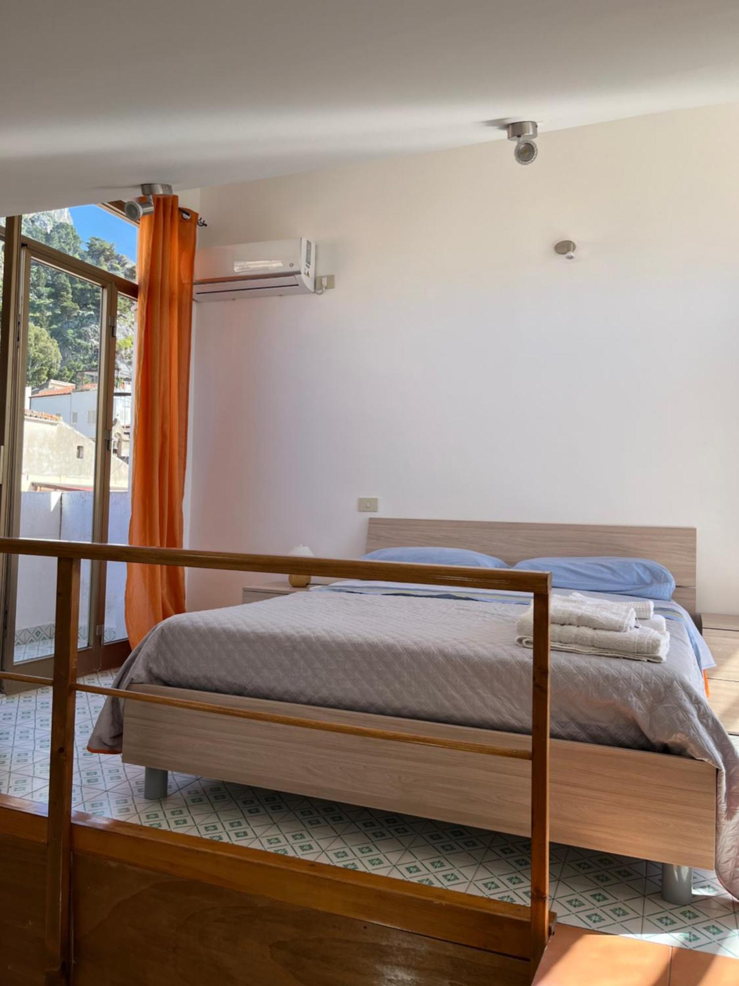 Window On The Sunset Apartment Cefalu Bagian luar foto