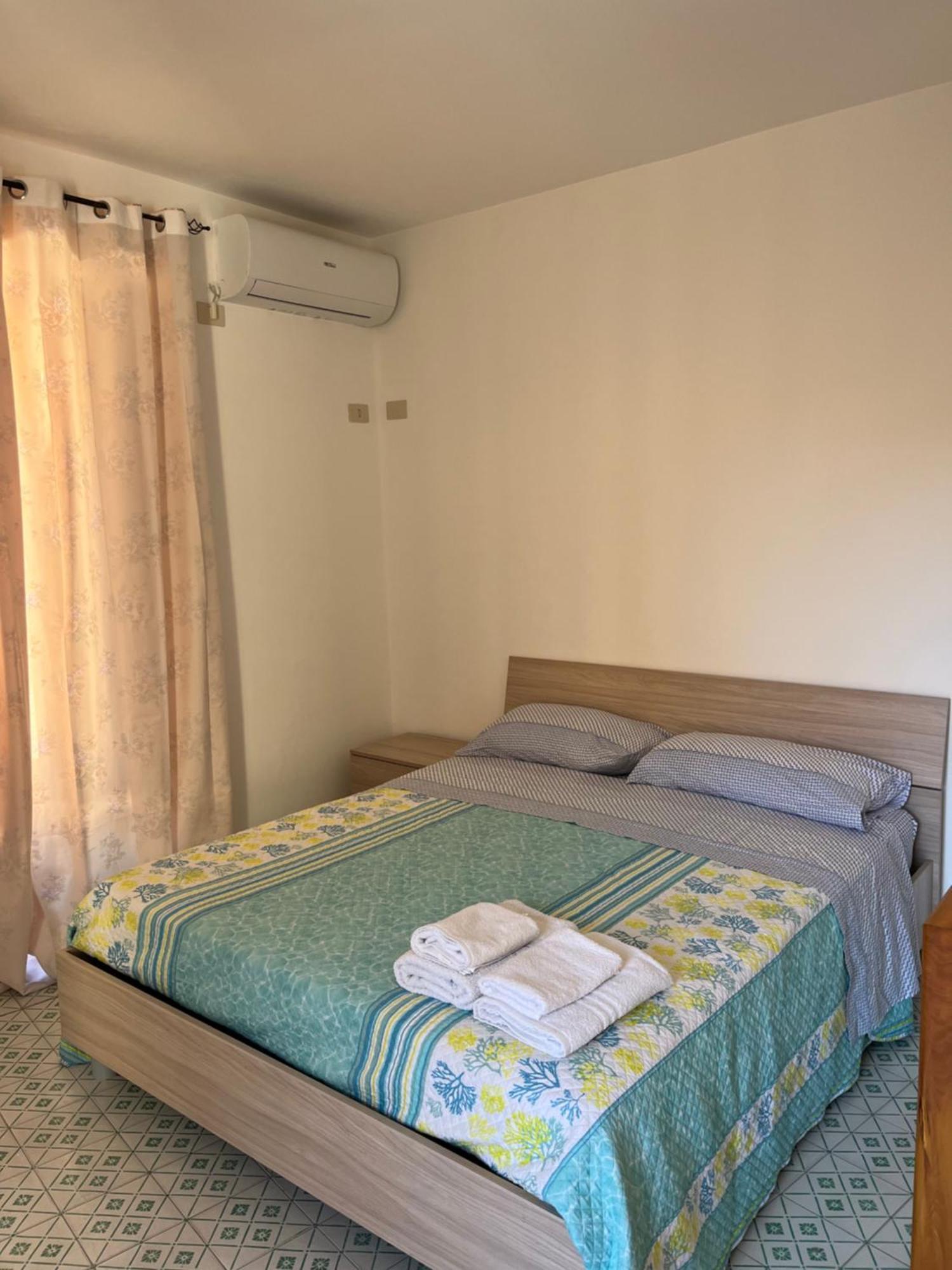 Window On The Sunset Apartment Cefalu Bagian luar foto
