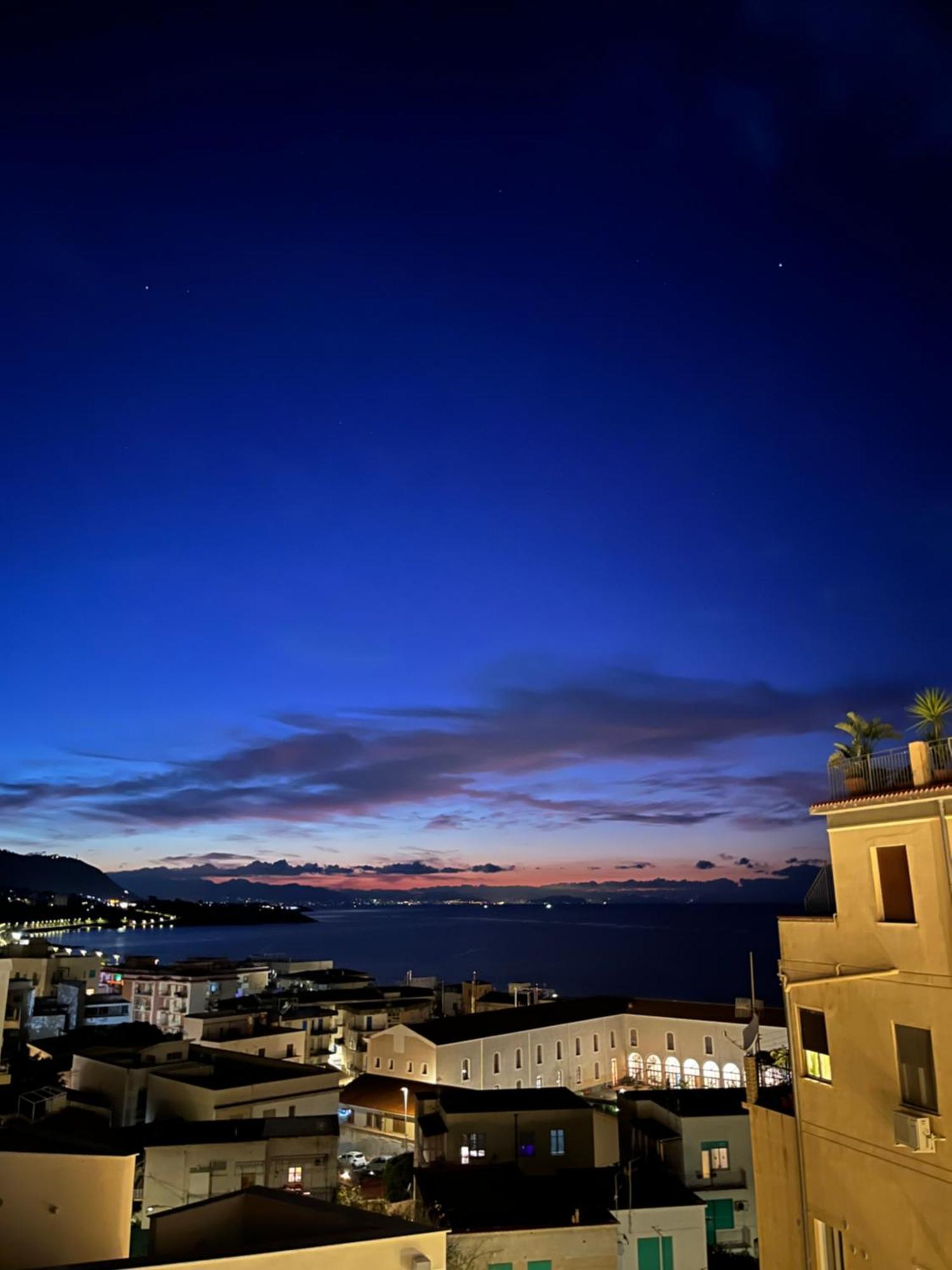 Window On The Sunset Apartment Cefalu Bagian luar foto