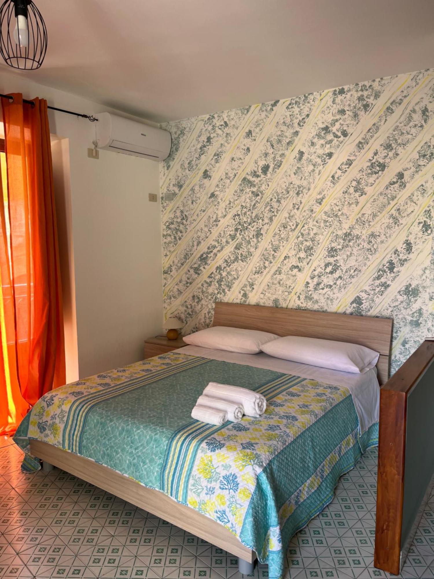 Window On The Sunset Apartment Cefalu Bagian luar foto
